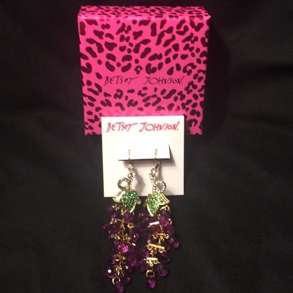 🍇BETSEY JOHNSON GRAPE WATERFALL DROP EARRINGS